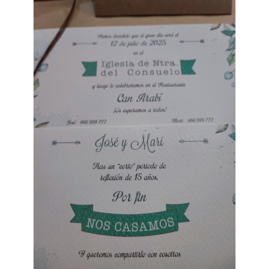 Invitación hojas verdes y kraft