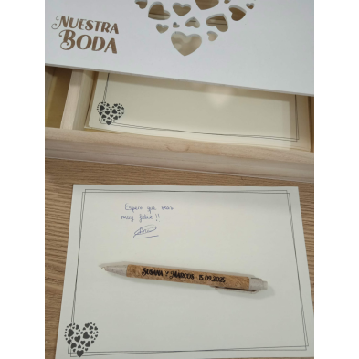 Caja de madera grabada para firmas